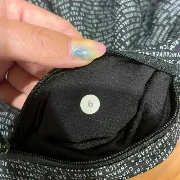 Lululemon 6 Pace Rival Crops Sea wheeze Coded Manifesto Tight Pockets RARE - Picture 5 of 7